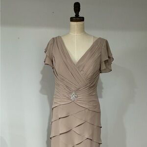 JOVANI Beige layered evening dress with short sleeves NWT
